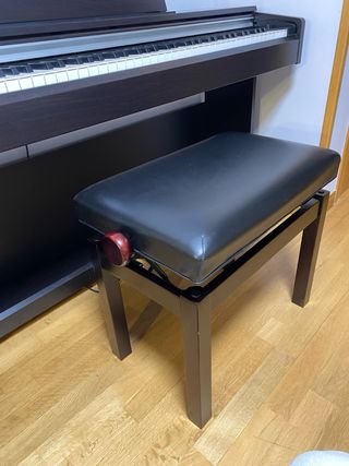 Piano Digital Yamaha Arius YDP-142