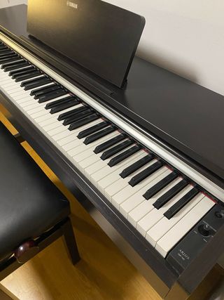Piano Digital Yamaha Arius YDP-142