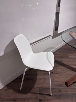 Mesa Comedor Cristal Y 2 Sillas