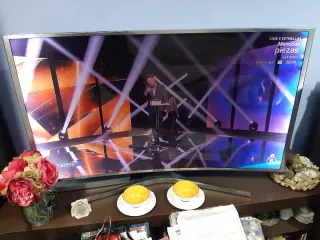 Samsung Serie 9000 Curva 4K Smart TV