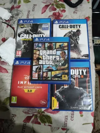 Lote 4 Giochi PS4: Call of Duty, GTA V