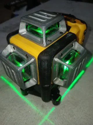 Nivel Láser Dewalt DCE089G