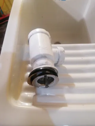 Pica lavadero Roca con pie.