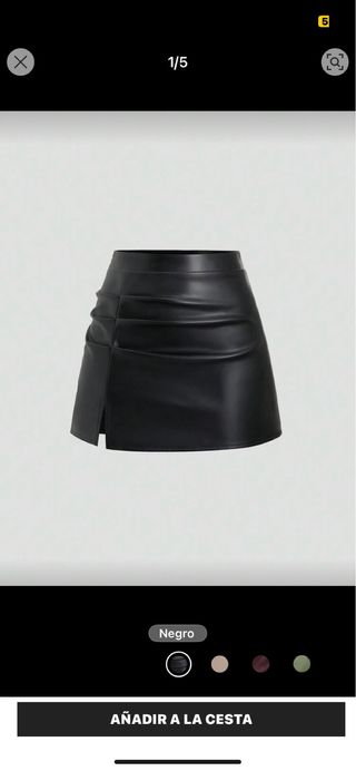 Falda cuero negra con abertura