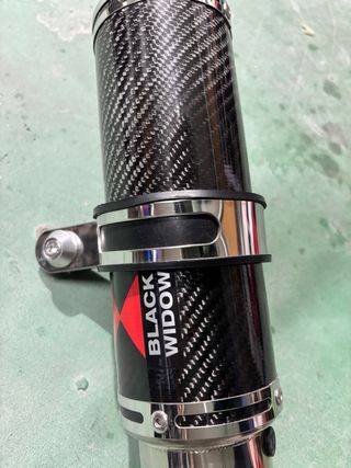 Escape Suzuki GSXR 600/750 2007 marca black widow