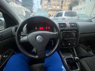 Volkswagen Golf 2004