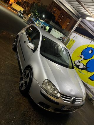 Volkswagen Golf 2004