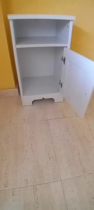 Cómoda y 2 Mesitas Ikea