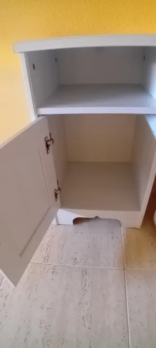 Cómoda y 2 Mesitas Ikea