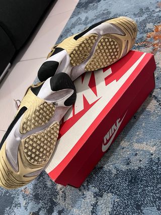 Nike Zoom 2000 Uomo Nero Oro