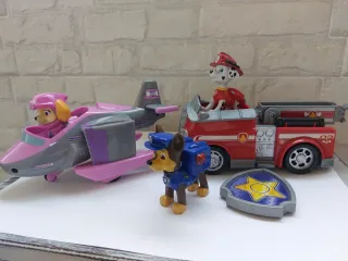 Juguetes Patrulla Canina: 3 figuras+2 vehículos.