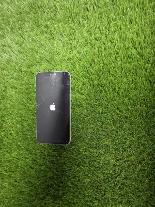 iPhone 11 Blanco 77% Batería