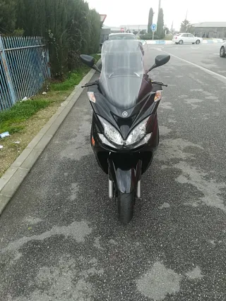 Scooter Yamaha Majesty Negra