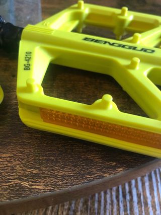 Pedais BTT Amarelos com Refletor BG-4210