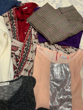lote 13 prendas y 2 bolsos