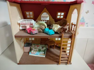 Casa Sylvanian Families y Figuras