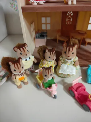 Casa Sylvanian Families y Figuras