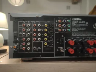 Amplificador Yamaha HTR-5840 Plata 360W