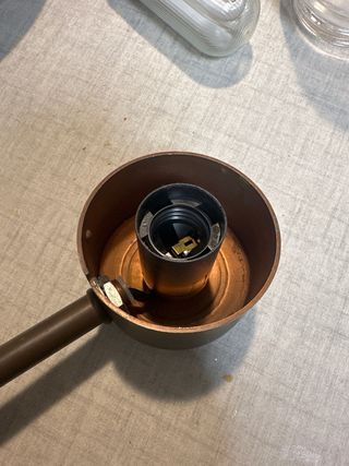 Lámpara marinera de metal y cristal