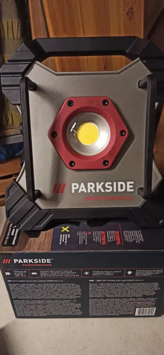 Parkside Faro LED Ricaricabile 20V