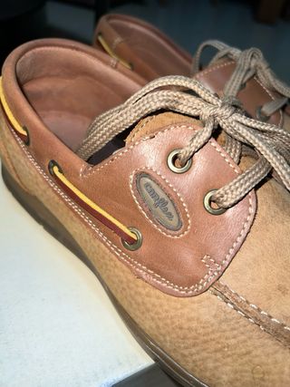 Zapatos náuticos Carfino beige y marrón