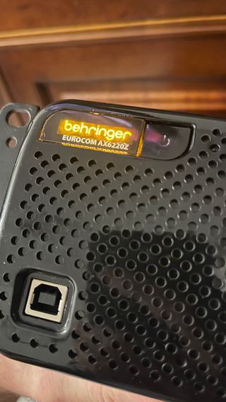Behringer EUROCOM AX622OZ Amplificador