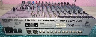 Mesa de mezclas Behringer UB1832FX-PRO