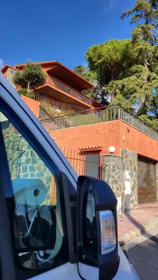 Transportes y mudanzas A.V