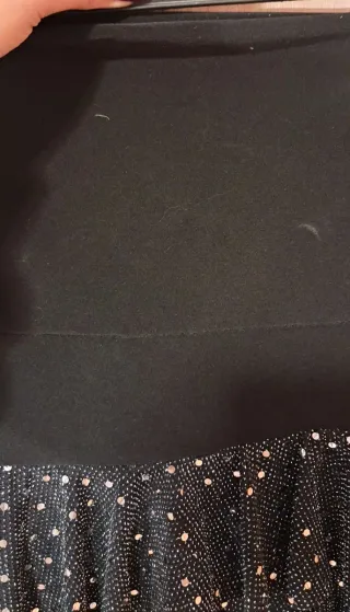 Falda negra con brillos plateados