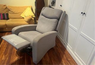 Sofá reclinable de tela gris