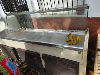 Vitrina expositora cristal y metal