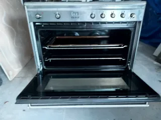 Horno de cocina plateado