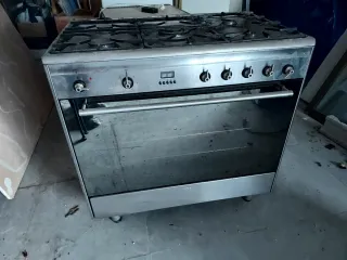 Horno de cocina plateado