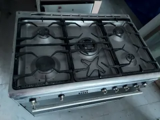 Horno de cocina plateado