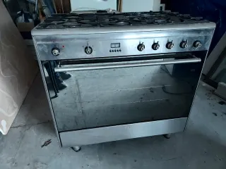 Horno de cocina plateado