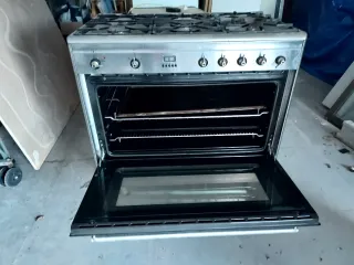 Horno de cocina plateado