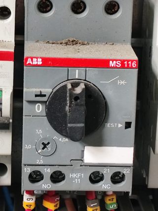 Material Eléctrico Industrial, varias cosas.