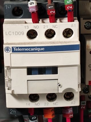 Material Eléctrico Industrial, varias cosas.