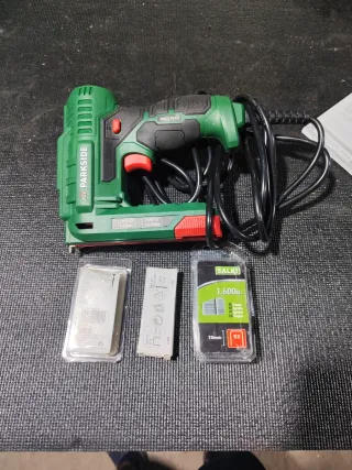 Pistola de clavos Parkside