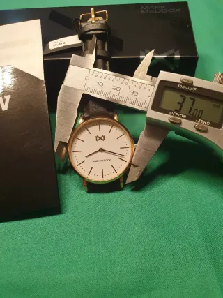 Reloj Mark Maddox Chapado Oro WTR 5ATM