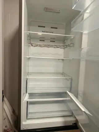 Nevera Hisense plateada