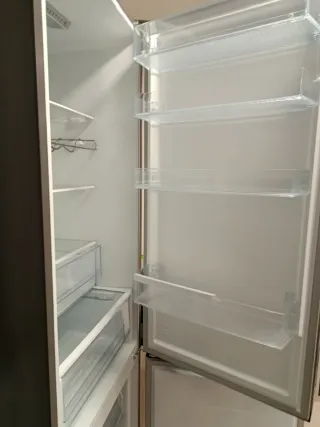 Nevera Hisense plateada