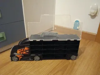 Camión porta coches sin coches