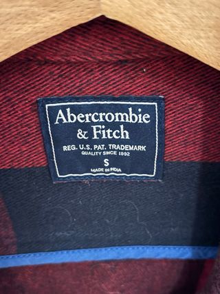 Sobrecamisa Abercrombie & Fitch roja/negra