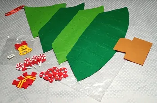 ÁRBOL DE NAVIDAD DE FIELTRO CON BOLSILLOS