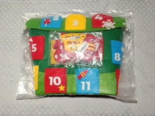 ÁRBOL DE NAVIDAD DE FIELTRO CON BOLSILLOS