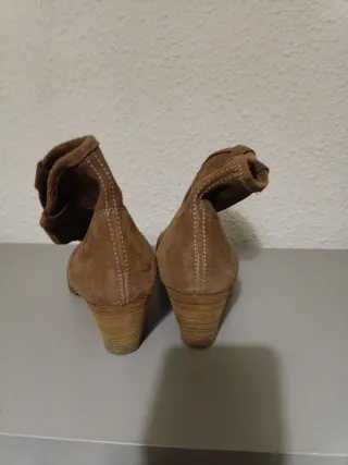 Botines de ante marrones