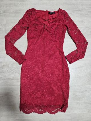 Vestido rojo encaje ajustado manga larga