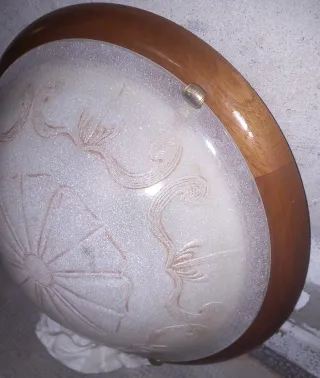 Plafoniera legno e vetro decorata