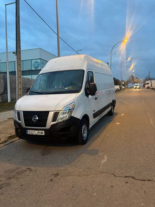 Nissan NV400 2012